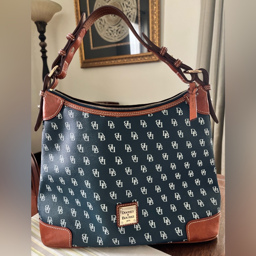Dooney & Bourke Navy Blue and Brown Vintage Women'sHobo Bag-Excellent Pre-owned.